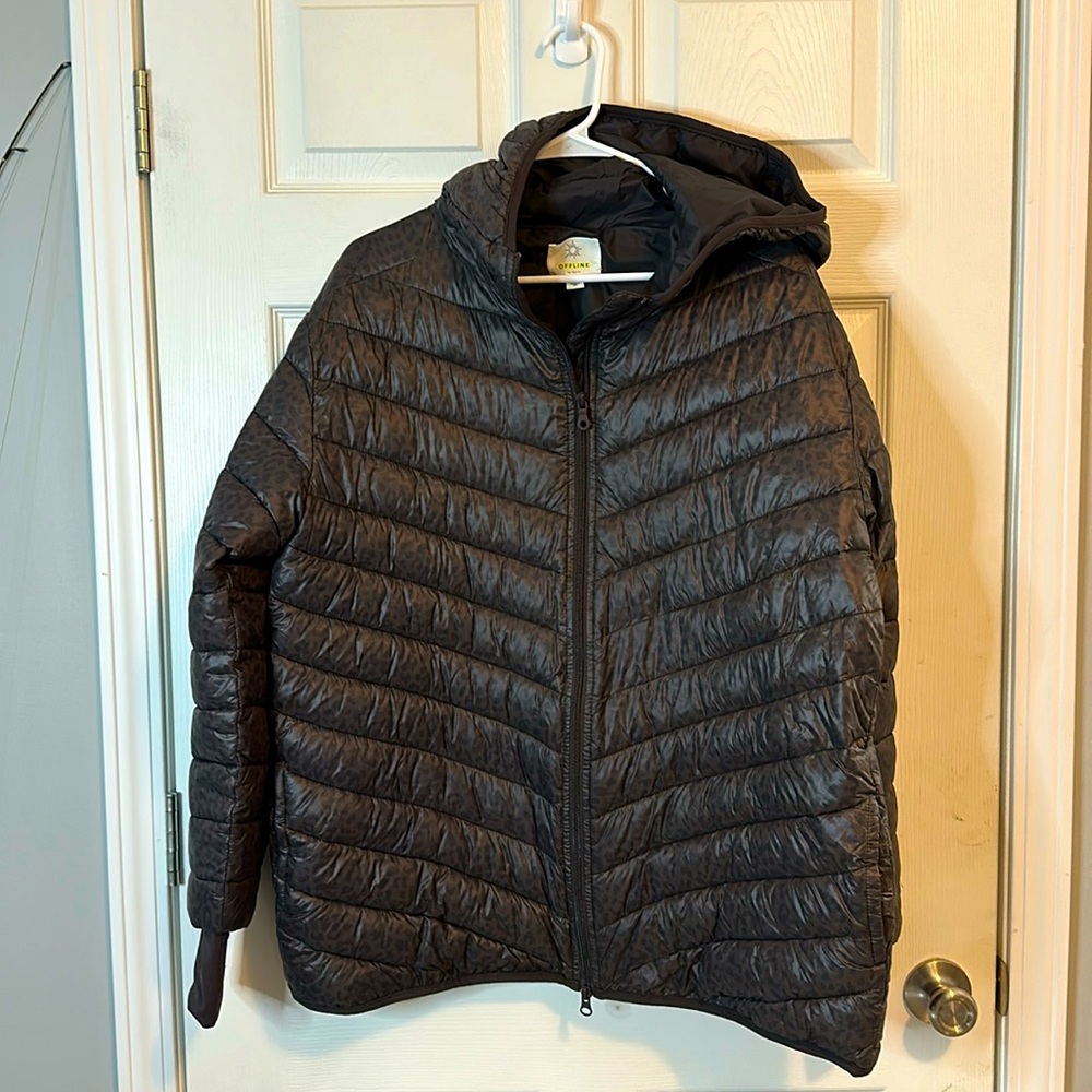 Offline by AERIE brown print women’s large puffer jacket with thumb holes